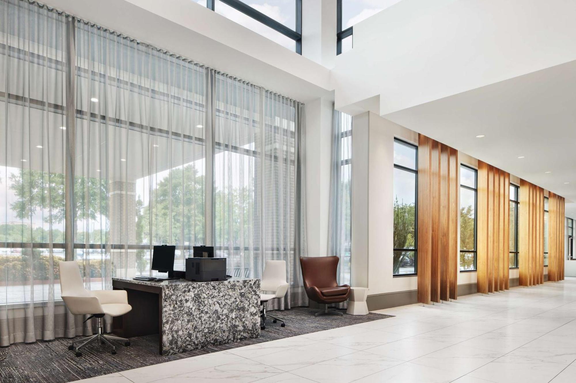 Embassy Suites By Hilton Atlanta Airport North Exterior photo